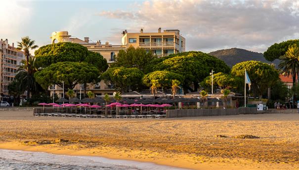 Restaurant de plage sur la Plage du Centre Ville à Sainte Maxime